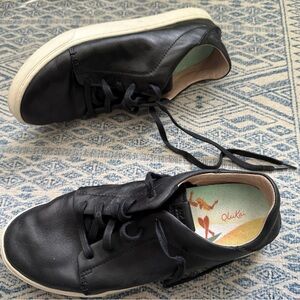OluKai Pehuea Li Ili Black Leather Sneakers- 9